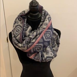 Infinity scarf